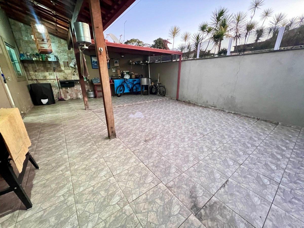 Casa, Santa Branca, 3 Quartos, 2 Vagas, 1 Suíte