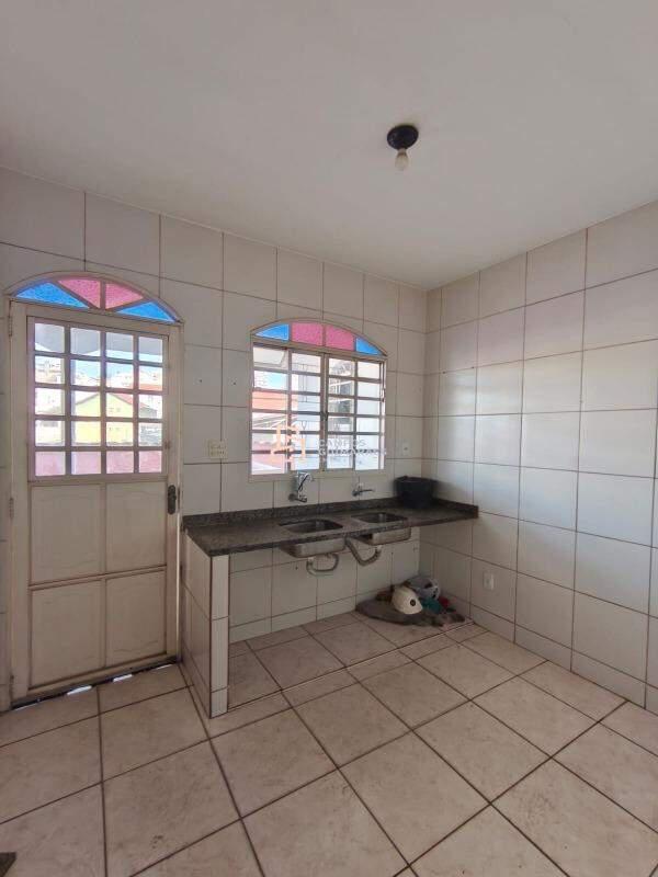 Casa, Eldorado, 6 Quartos, 2 Vagas