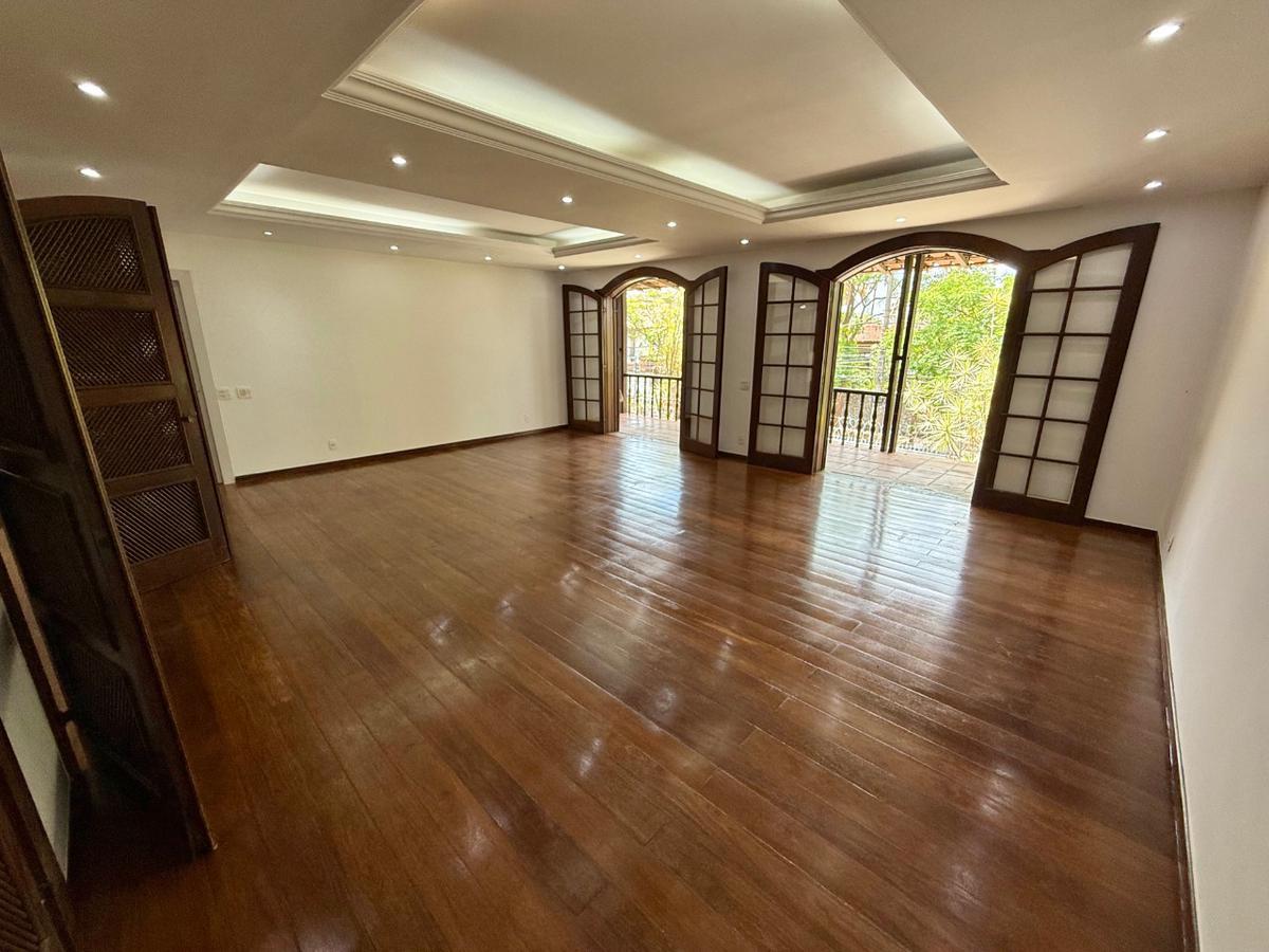 Casa, São Luiz (pampulha), 5 Quartos, 8 Vagas, 2 Suítes