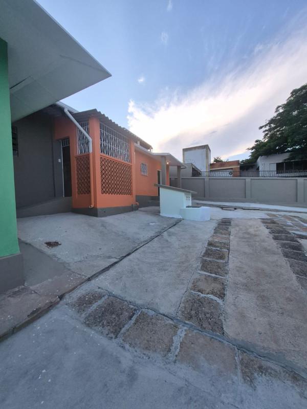 Galpão, Ermelinda, 0 Quarto, 30 Vagas