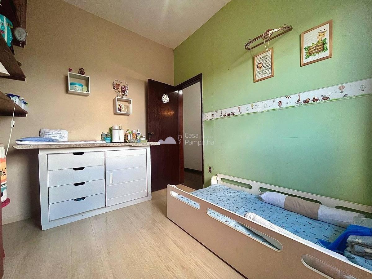 Casa, Santa Branca, 3 Quartos, 4 Vagas, 1 Suíte