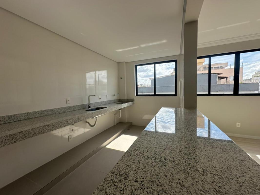 Apartamento, Sagrada Família, 3 Quartos, 2 Vagas, 1 Suíte