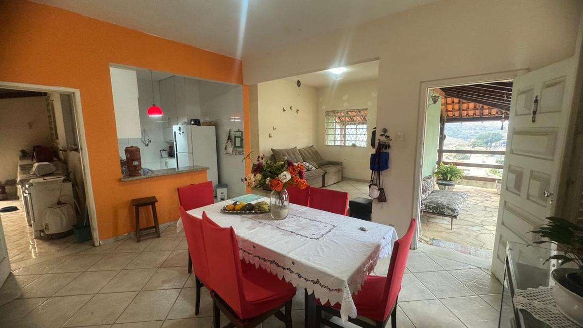 Casa, Nações Unidas, 4 Quartos, 2 Vagas, 1 Suíte