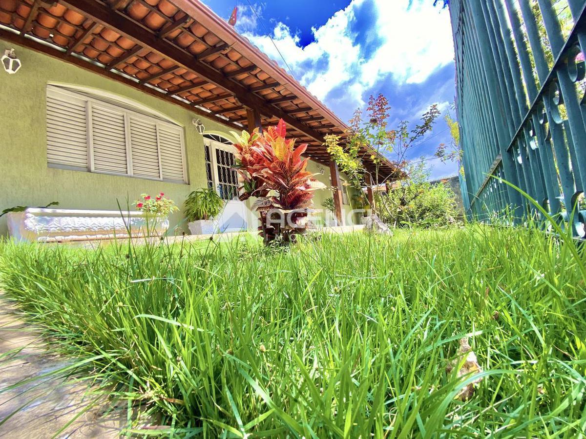 Casa, Camargos, 3 Quartos, 0 Vaga, 1 Suíte