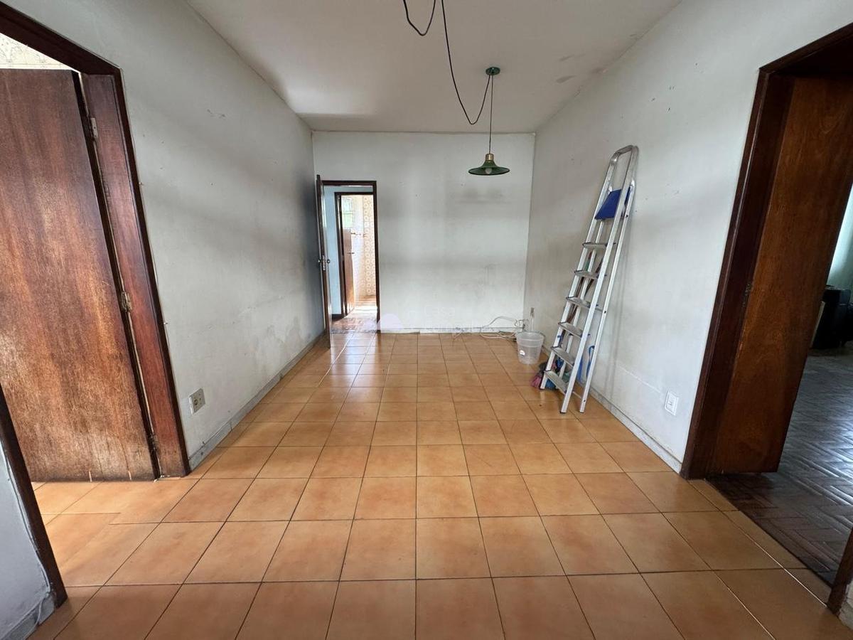 Casa, Santa Branca, 3 Quartos, 4 Vagas, 1 Suíte