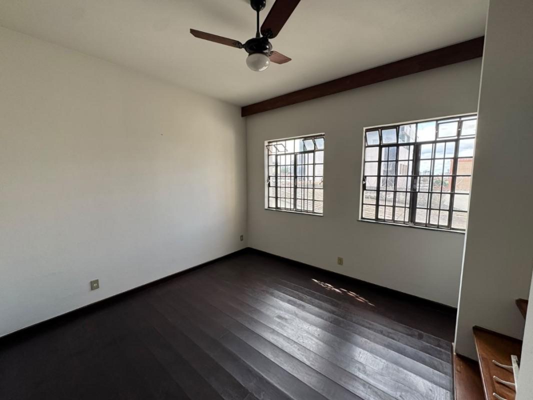 Casa, Colégio Batista, 2 Quartos, 2 Vagas