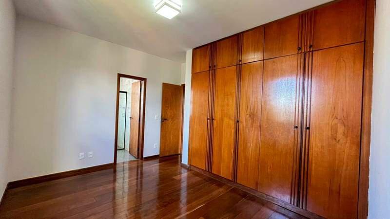 Apartamento, Cruzeiro, 4 Quartos, 2 Vagas, 1 Suíte