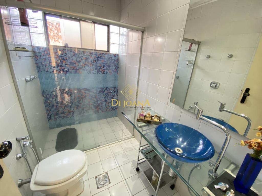 Casa, Centro, 3 Quartos, 2 Vagas, 1 Suíte