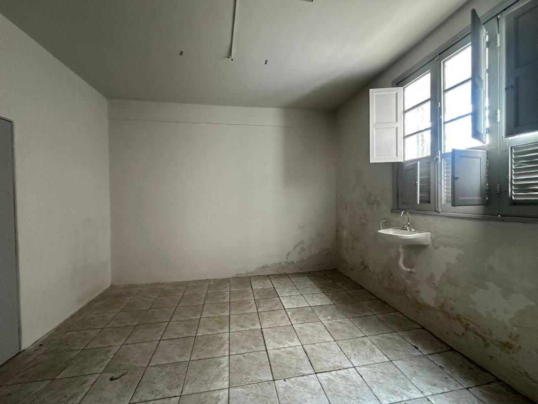 Sala, Centro, 1 Quarto, 0 Vaga