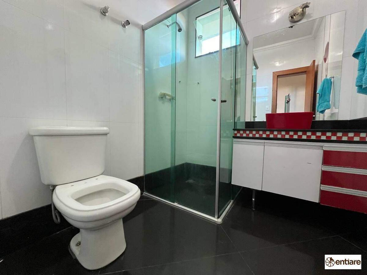 Casa, Cabral, 3 Quartos, 4 Vagas, 1 Suíte