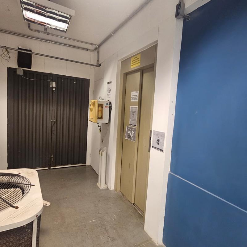 Prédio, Estoril, 0 Quarto, 17 Vagas