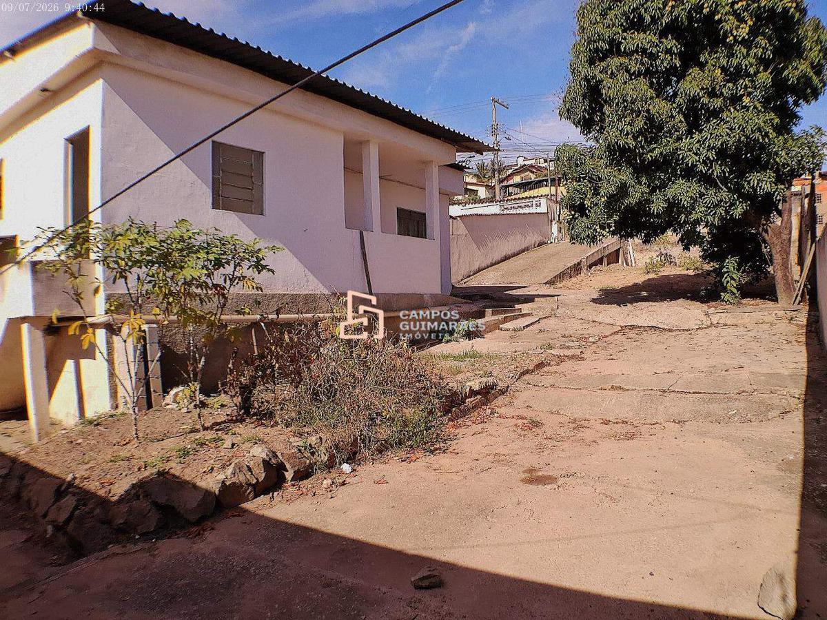 Casa, Das Industrias I (barreiro), 2 Quartos, 2 Vagas