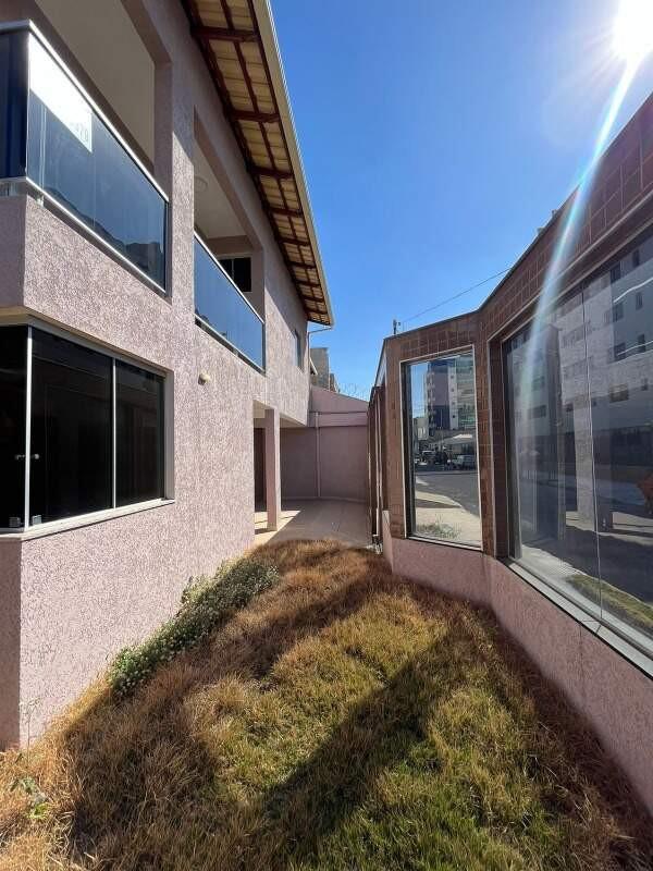 Casa, Diamante, 4 Quartos, 3 Vagas, 1 Suíte