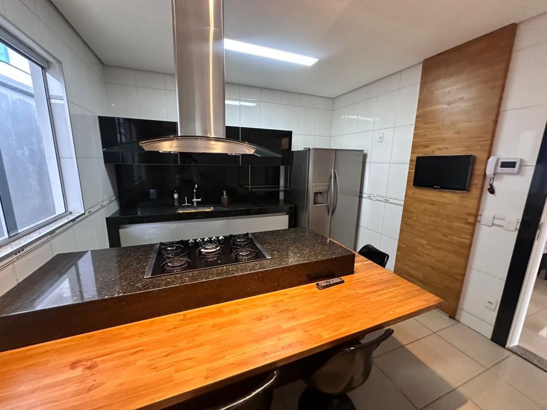 Casa, Arvoredo, 3 Quartos, 3 Vagas, 1 Suíte