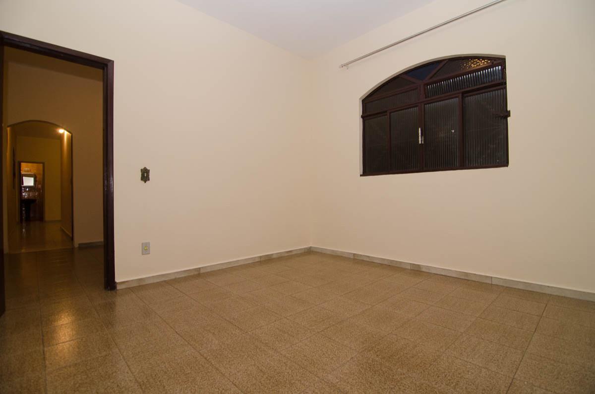 Casa, Tirol, 2 Quartos, 2 Vagas