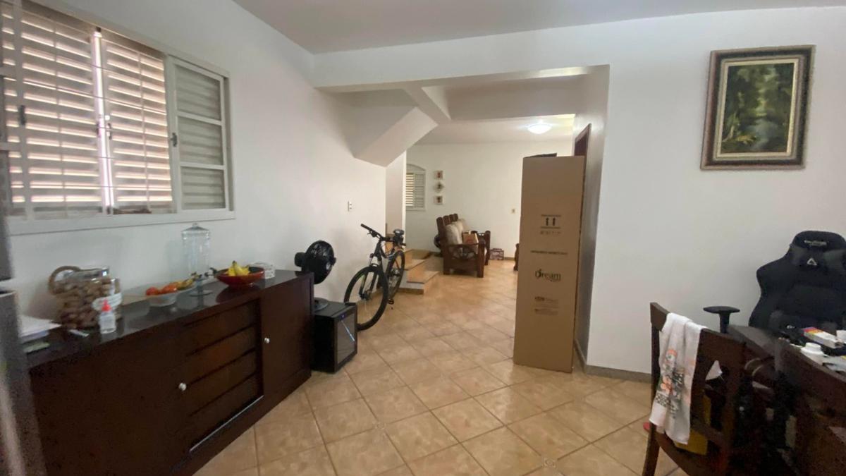 Casa, Álvaro Camargos, 4 Quartos, 2 Vagas, 1 Suíte