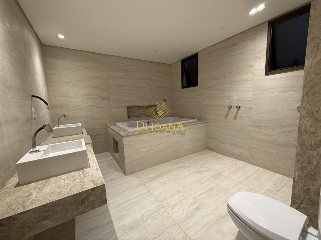 Apartamento, Centro, 4 Quartos, 3 Vagas, 4 Suítes