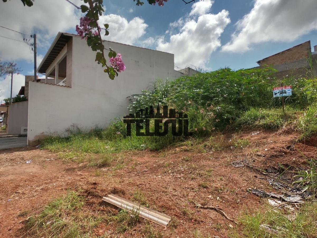 Lote, Parque Nossa Senhora das Graças, 0 Quarto, 0 Vaga