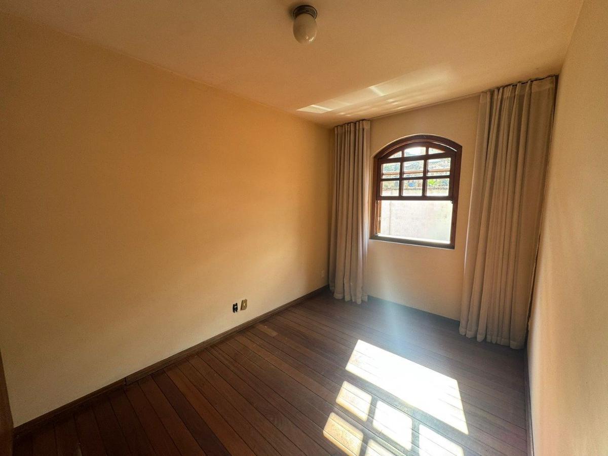 Casa, Floresta, 5 Quartos, 3 Vagas, 1 Suíte