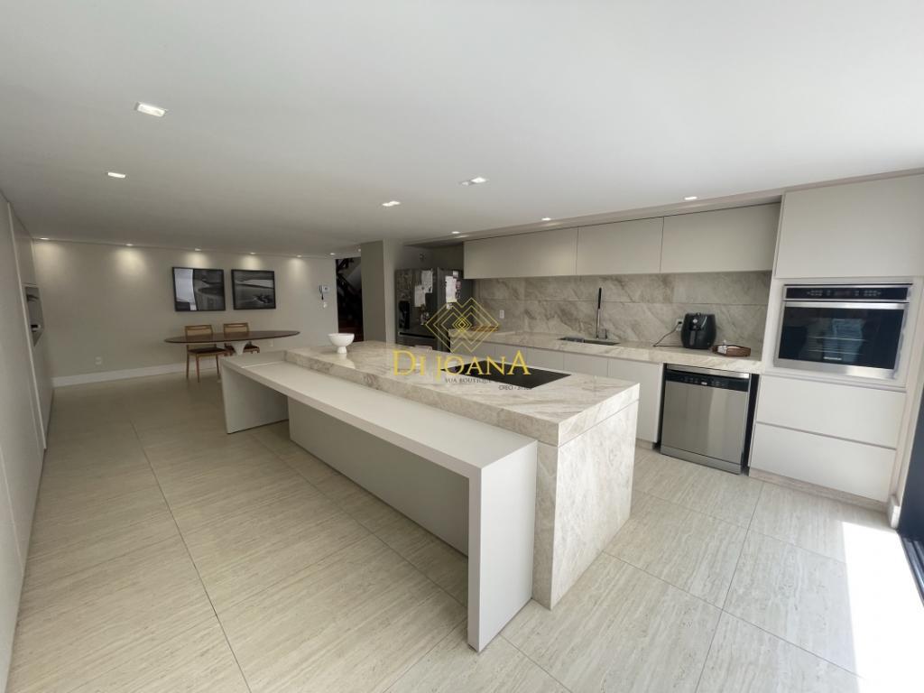 Casa, Ingá Alto, 4 Quartos, 8 Vagas, 4 Suítes