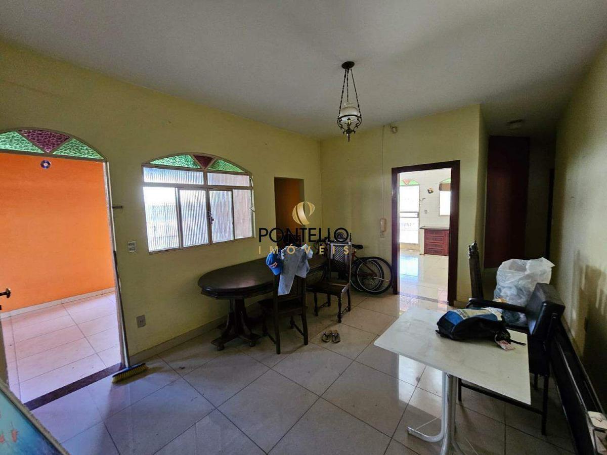 Casa, Jardim Europa, 4 Quartos, 3 Vagas, 1 Suíte