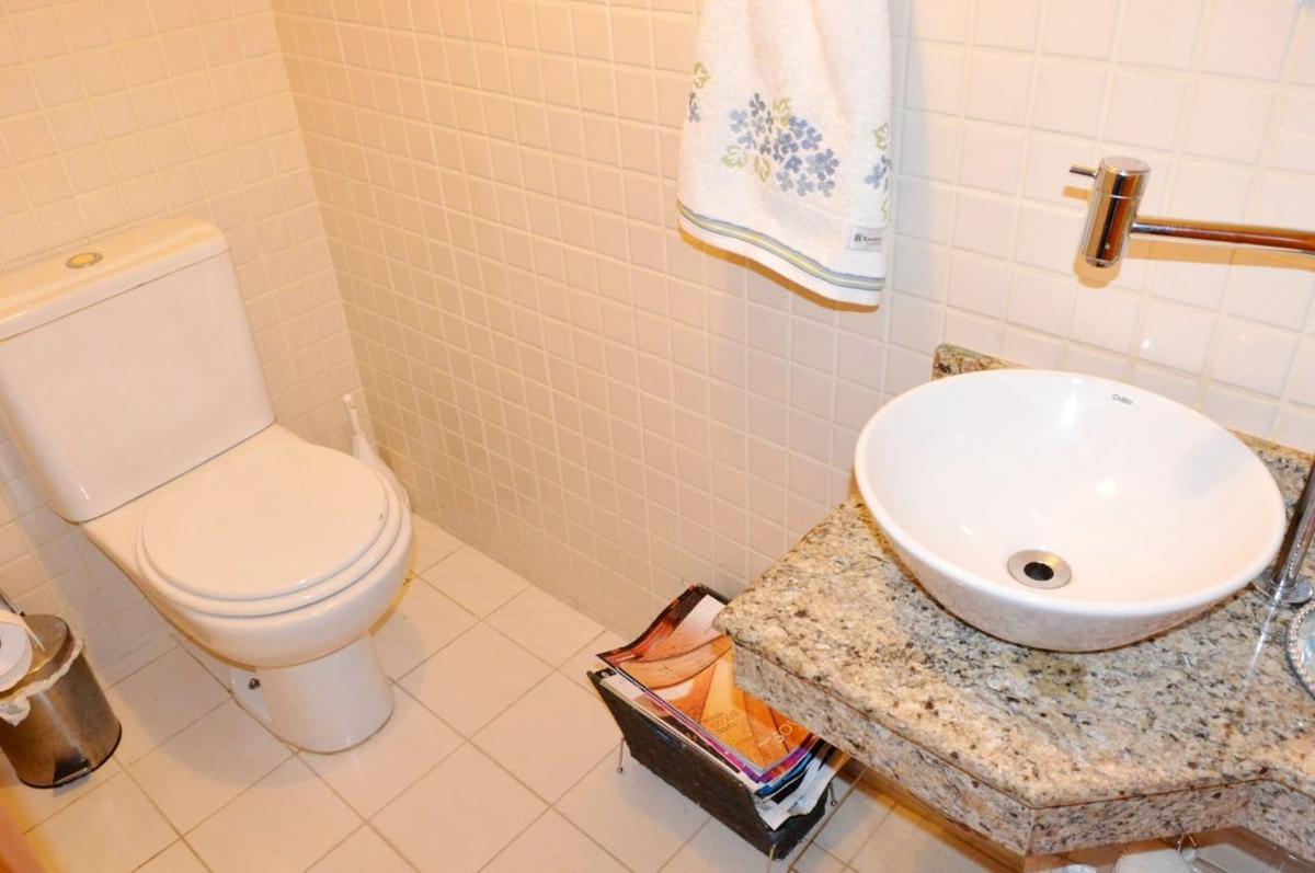 Casa, Castelo, 3 Quartos, 2 Vagas, 1 Suíte