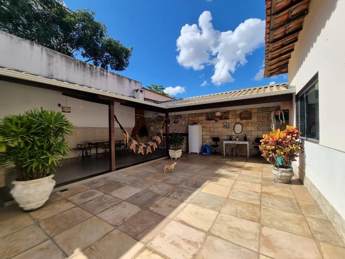 Casa, Jardim Riacho das Pedras, 4 Quartos, 4 Vagas, 1 Suíte