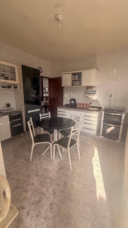 Casa, Ingá Alto, 3 Quartos, 4 Vagas, 1 Suíte