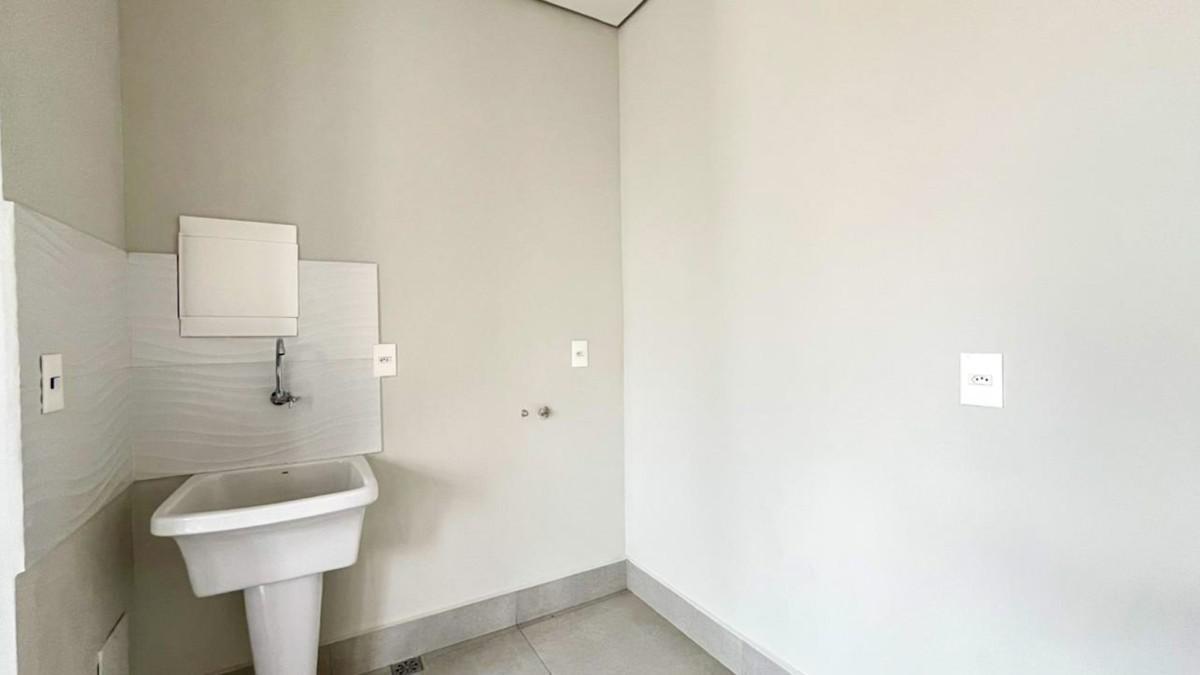 Cobertura, Centro, 2 Quartos, 0 Vaga, 2 Suítes