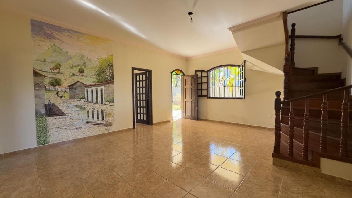 Casa, Bom Sossego, 5 Quartos, 8 Vagas, 2 Suítes