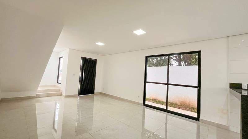 Casa, Santa Branca, 3 Quartos, 2 Vagas, 1 Suíte