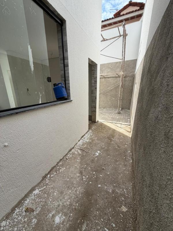 Casa, Masterville, 2 Quartos, 2 Vagas, 1 Suíte