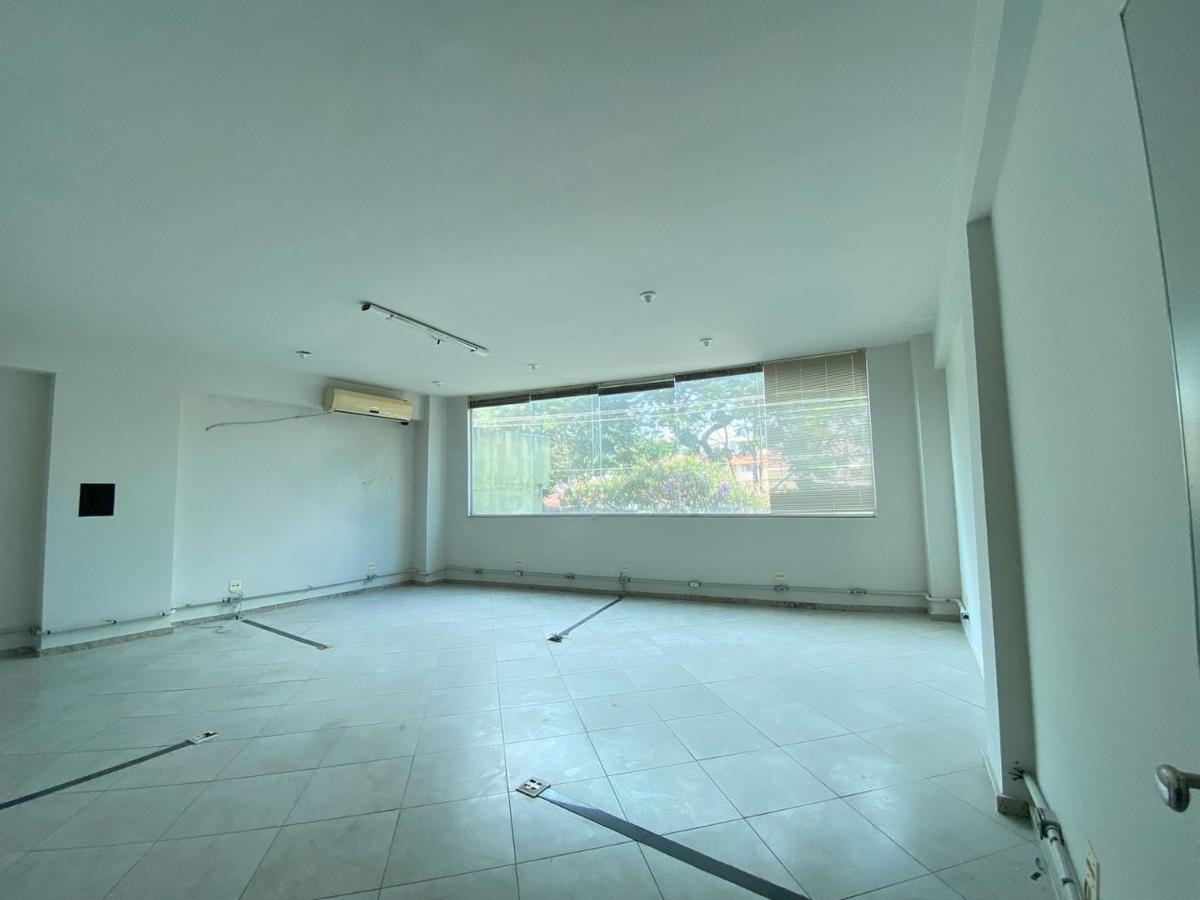 Prédio, Santa Cruz, 0 Quarto, 2 Vagas