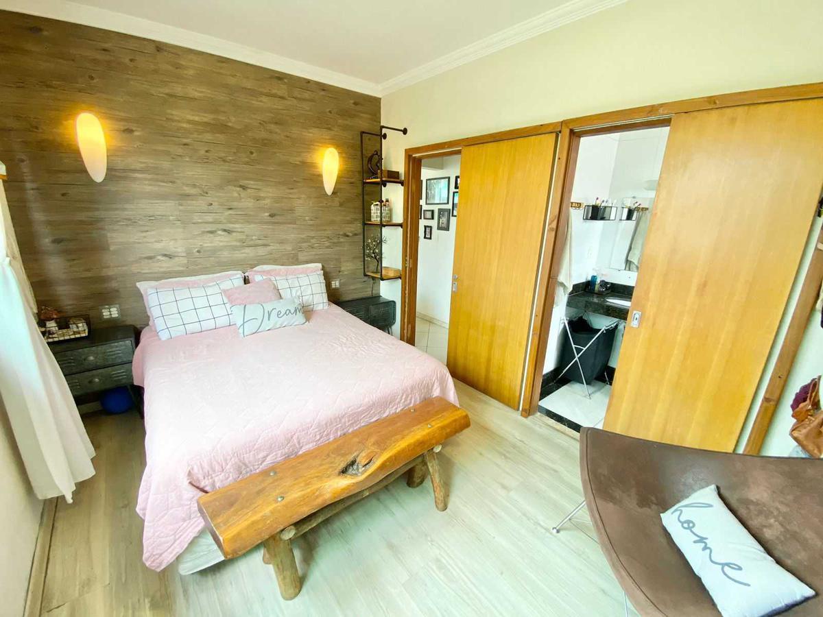 Casa, Trevo, 3 Quartos, 4 Vagas, 1 Suíte