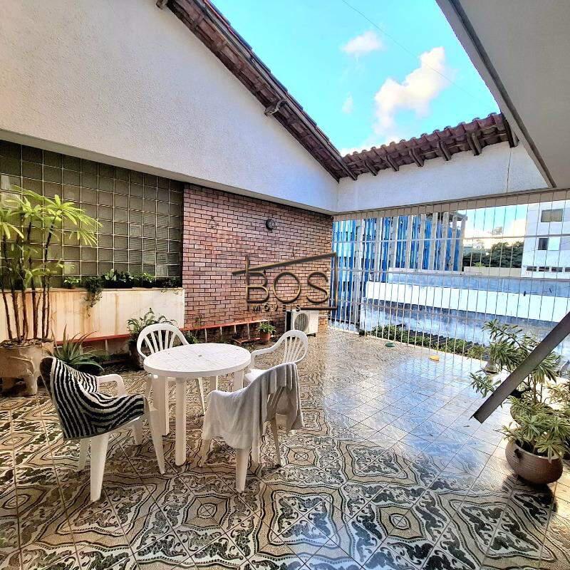 Casa, Cidade Jardim, 6 Quartos, 10 Vagas, 1 Suíte