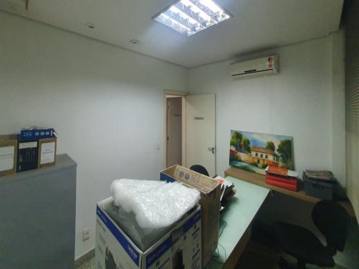 Sala, Centro