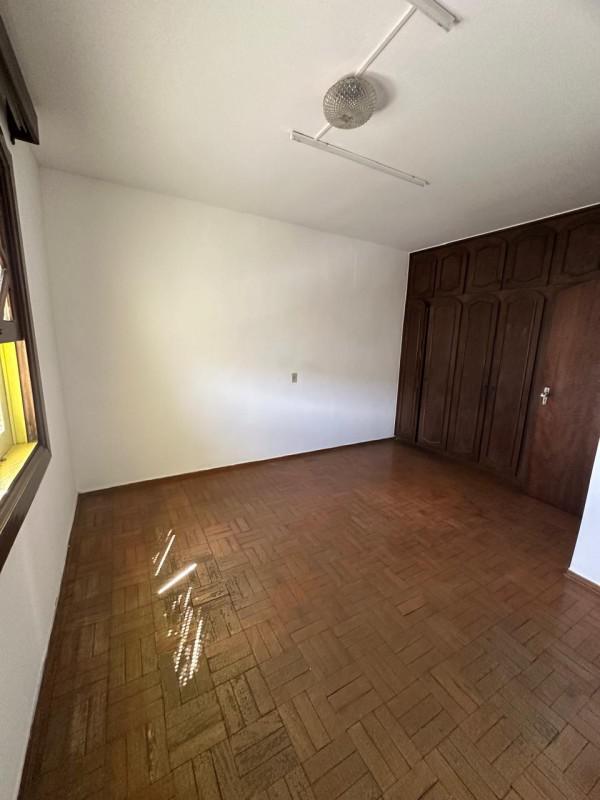 Casa, Vila Pinto, 6 Quartos, 0 Vaga, 1 Suíte