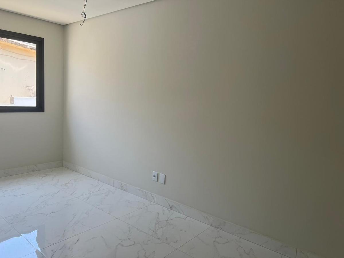 Casa, Santa Cruz, 3 Quartos, 3 Vagas, 3 Suítes