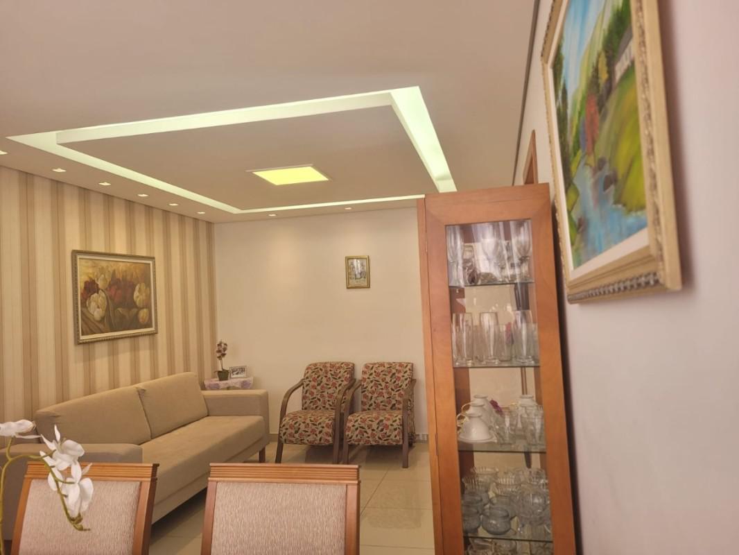 Apartamento, Sagrada Família, 3 Quartos, 2 Vagas, 1 Suíte