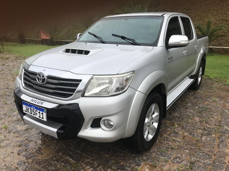 Toyota Hilux CD Srv D4-d 4x4 3.0 Tdi Diesel Aut