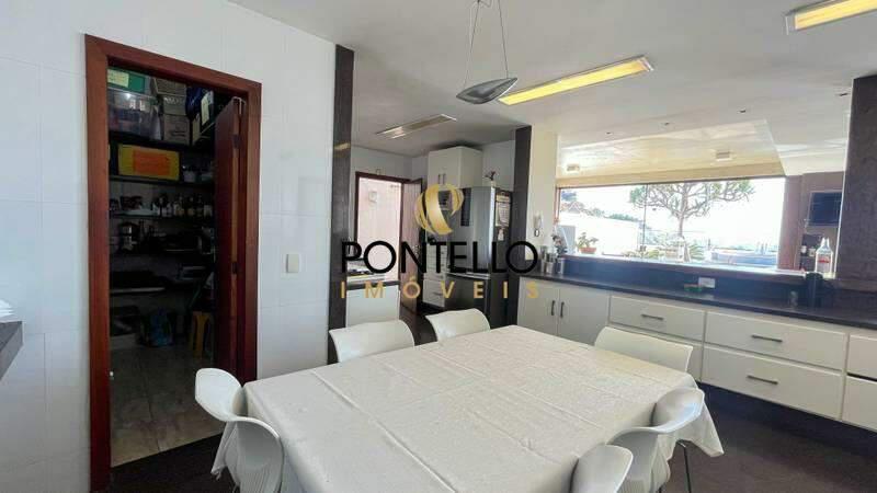 Casa, Mangabeiras, 4 Quartos, 4 Vagas, 2 Suítes