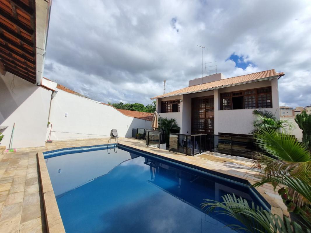 Casa, Jardim Riacho das Pedras, 3 Quartos, 4 Vagas, 2 Suítes