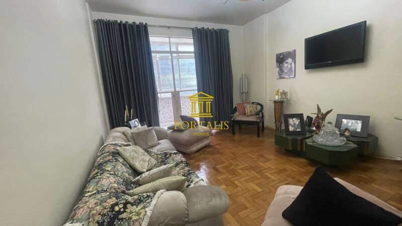 Apartamento, Centro, 4 Quartos, 0 Vaga, 1 Suíte