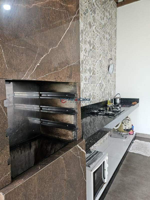 Casa, Quitandinha, 3 Quartos, 2 Vagas, 1 Suíte