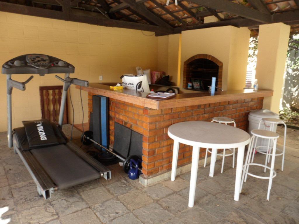 Casa, Cachoeirinha, 4 Quartos, 3 Vagas, 1 Suíte