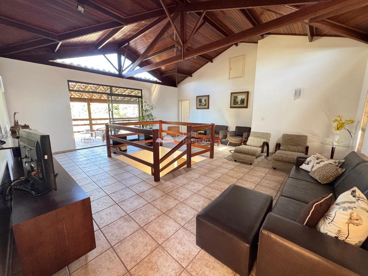 Casa, Trevo, 3 Quartos, 10 Vagas, 3 Suítes