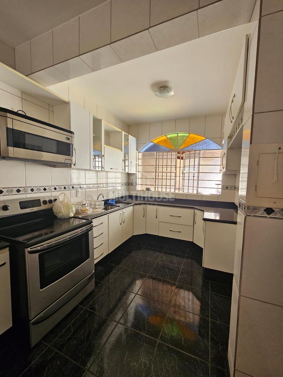 Casa, Itapoã, 3 Quartos, 6 Vagas, 1 Suíte