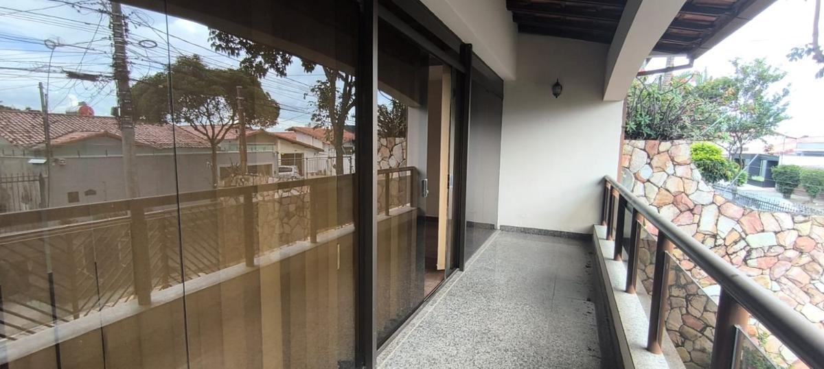 Casa, Itapoã, 5 Quartos, 4 Vagas, 1 Suíte