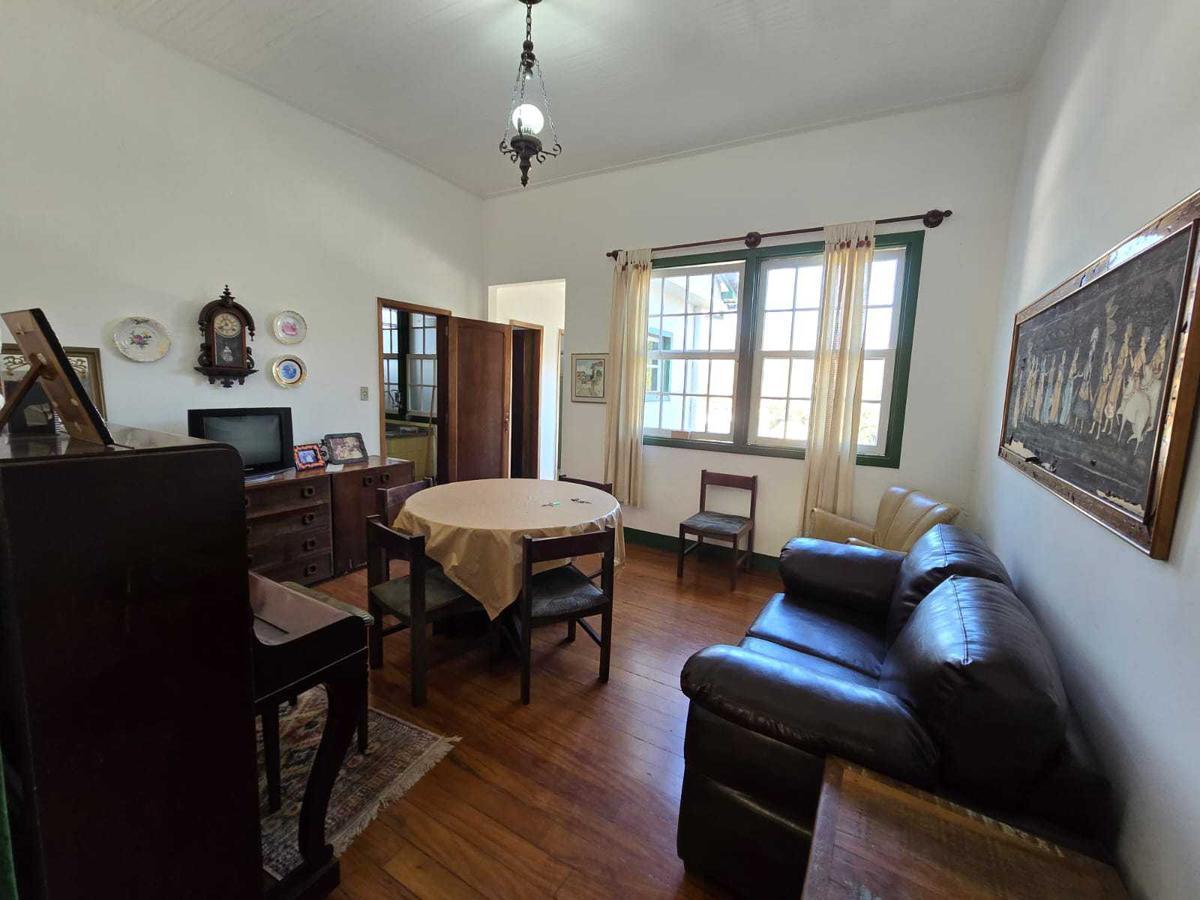 Casa, Centro, 5 Quartos, 0 Vaga
