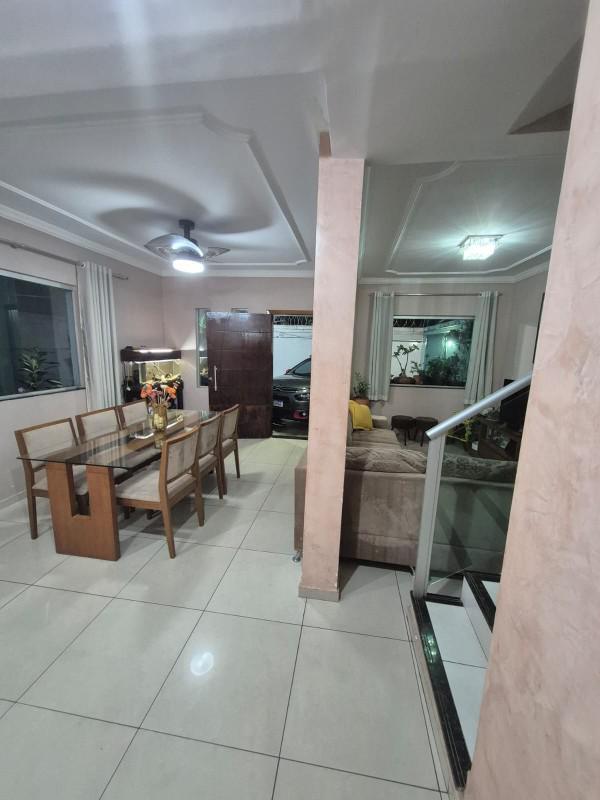 Casa, Cabral, 3 Quartos, 2 Vagas, 1 Suíte